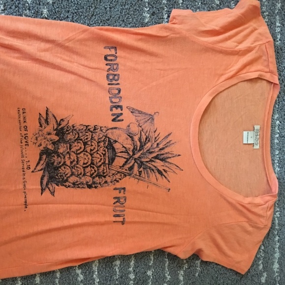 lucky brand Tops - Lucky Brand graphic tee lucky brand Tops - Lucky Brand graphic tee